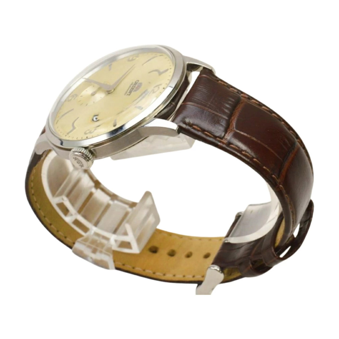 classic ORIENT Orient small silver me dial wristwatch champagne gold second hand - VintageWatches.PK classic ORIENT Orient small silver me dial wristwatch champagne gold second hand - vintagewatches.pk