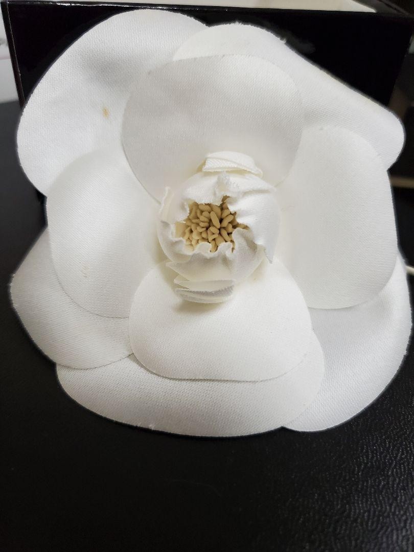 Vintage CHANEL White Camellia Fabric Flower Corsage Brooch 10cm Rare
