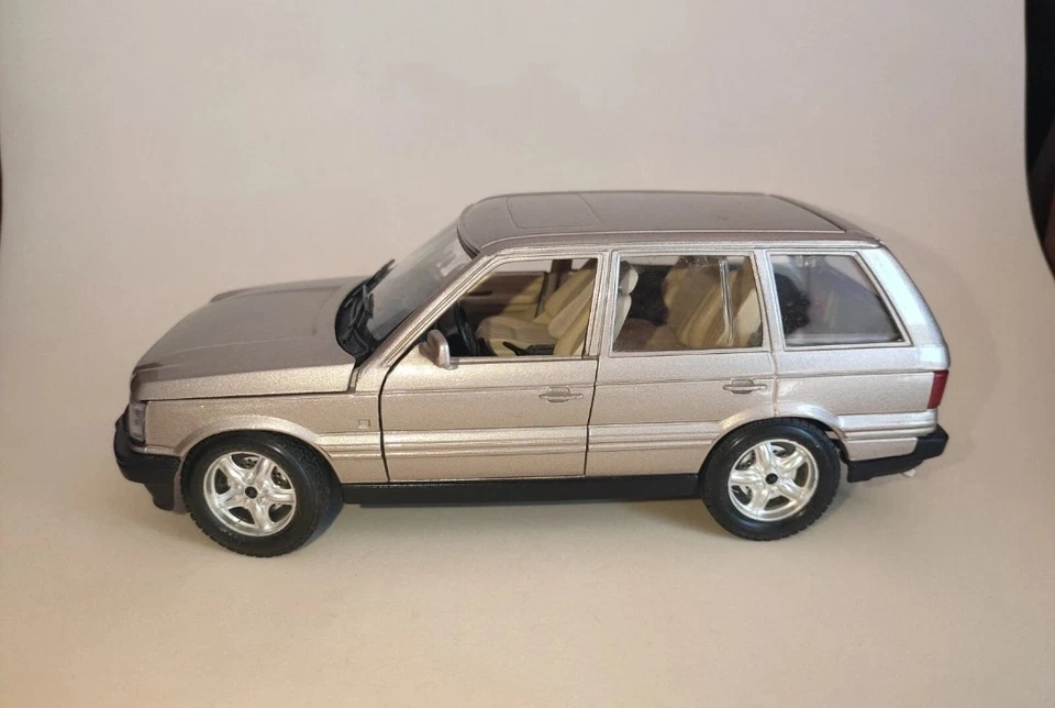 Range Rover 1/24 Bburago Burago Diecast Modellino Auto Vintage Perfetta - Immagine 2 di 4