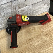 Milwaukee 2880-20 M18 FUEL 4-1/2"/5" Grinder - FOR PARTS OR REPAIR