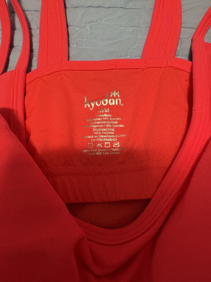 Camiseta sin mangas de yoga rosa con tiras con inserciones de malla nueva con etiquetas Foto 3 de 4