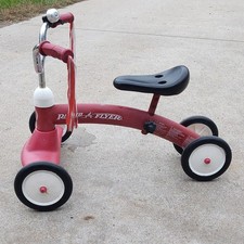 Radio Flyer Red 3-Wheel Tricycle Toddler Ride-On for Boys Girls