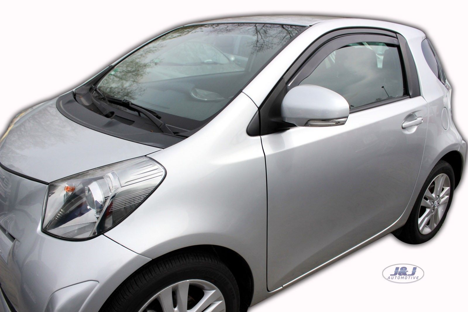 Déflecteurs de vent Toyota IQ pour rouler les vitres ouvertes en ville sous la pluie