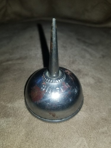 antique / vintage singer sewing machine thumb oiler / steel oil
