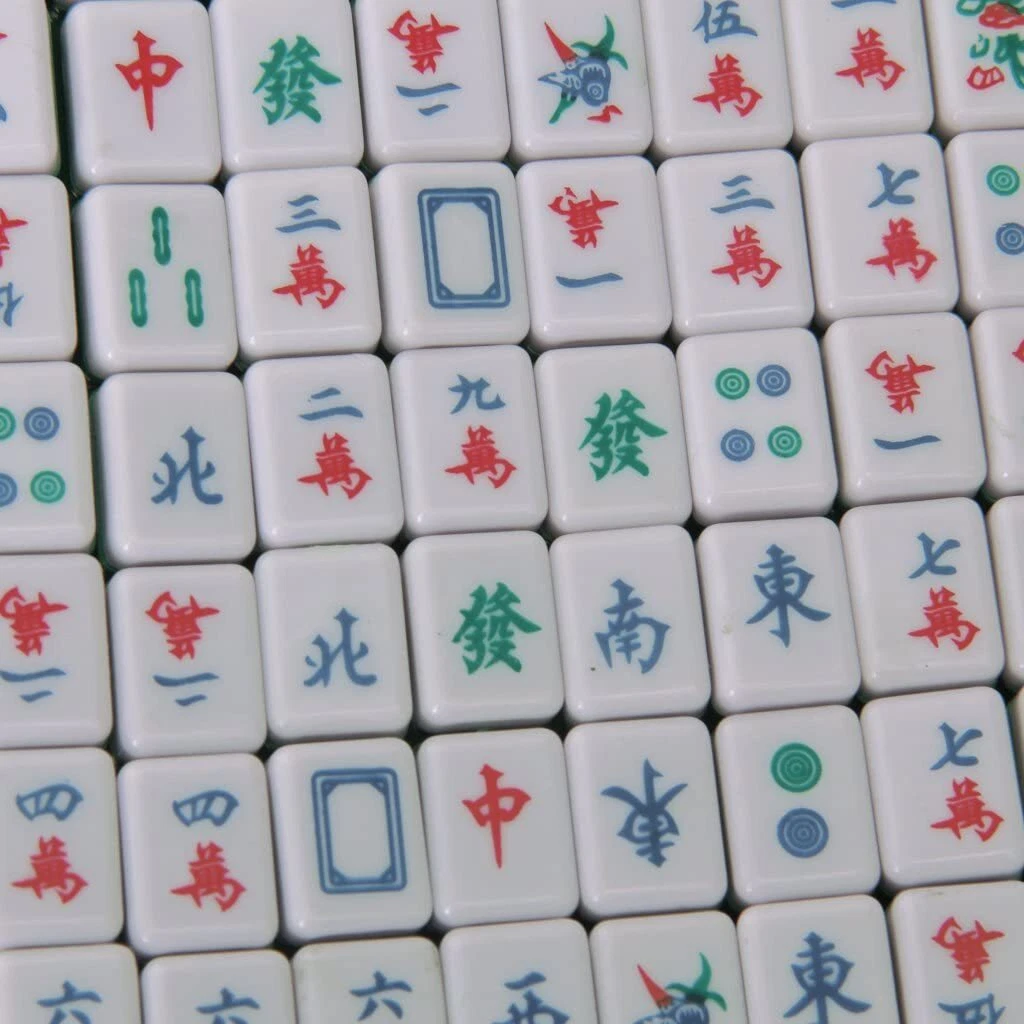 Mahjong, conjunto portátil mini 144 Mahjong com 2 reserva, jogo atividades  cerebrais tradicional, conjunto jogo mahjong chinês em miniatura para  viagens em família, tempo lazer