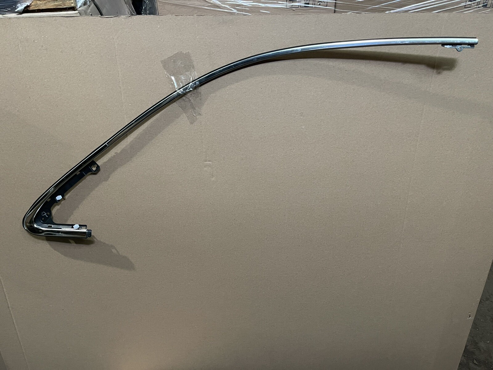 15-20 Escalade Yukon Tahoe FRONT DOOR-Body Side Molding Left 