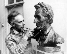 crp-67416 1952 artist sculptor Atri Brown makes bust Pres Abraham Lincoln to be