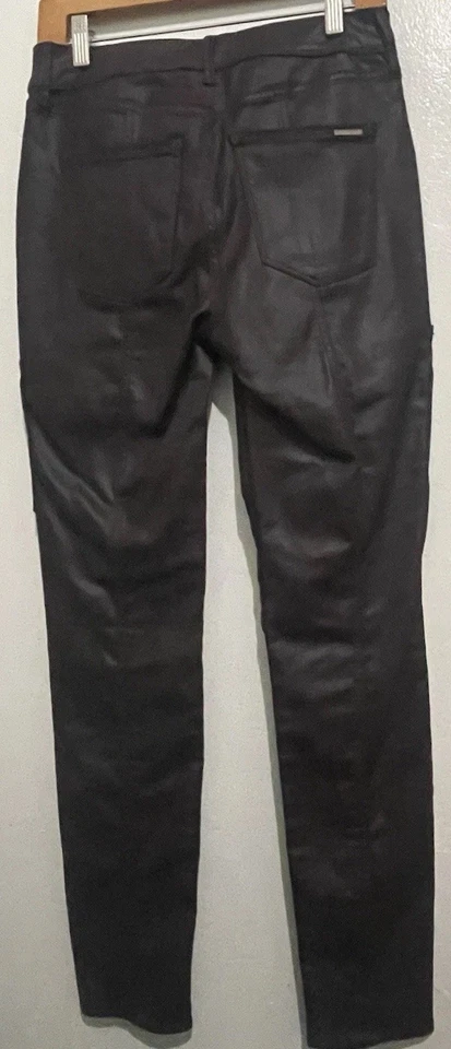 Pantalones ajustados de tiro alto de cuero sintético marrón oscuro talla 6 White House Black Market Foto 3 de 4