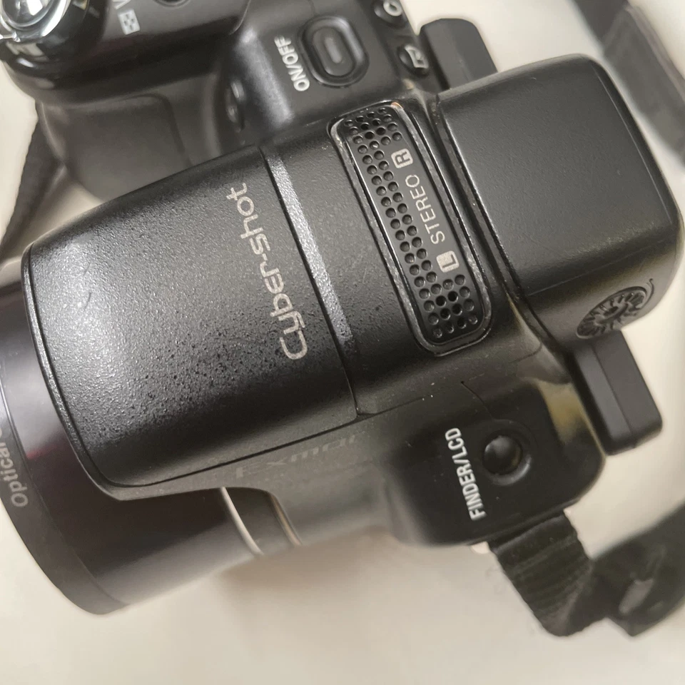 Sony Cyber-shot DSC-HX1 9.1MP Digital Camera Broken Battery Compartment - Image 3 of 4