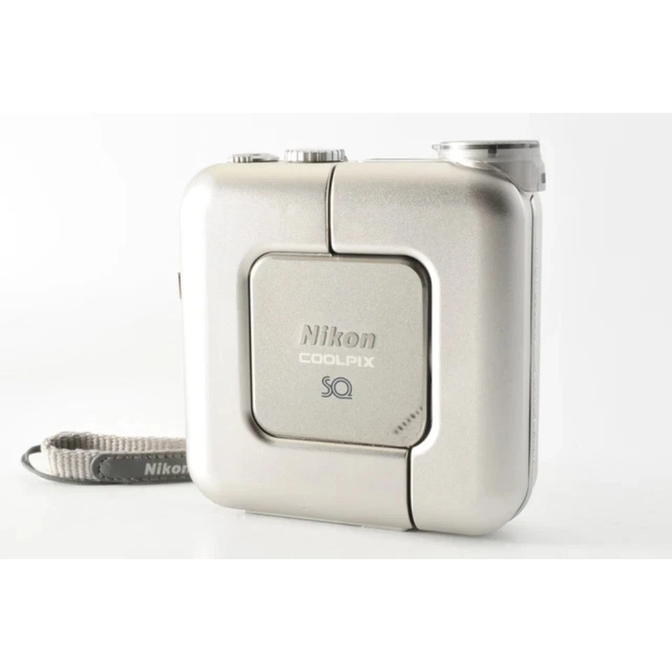 Nikon COOLPIX SQ 3.1MP 3x Zoom Digital Camera w/Charger  100% Working Silver - Image 2 of 4