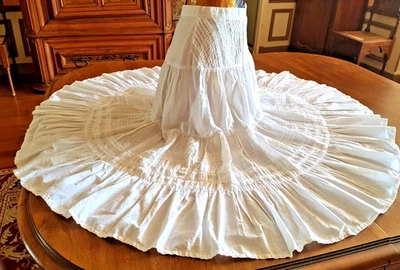 Jupe vintage en coton brodé - Photo 1/4