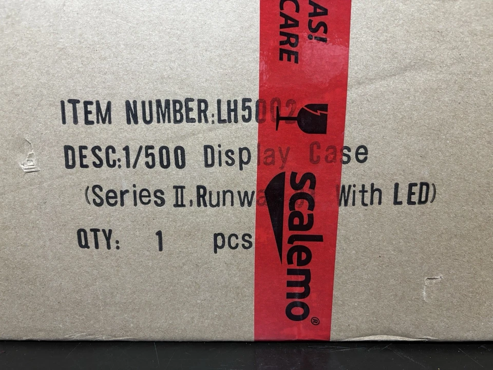 Aereoporto Scala 1/500 Runway Display Vetrina LED  JC Wings LH5001-LH5002 Coppia - Immagine 4 di 4