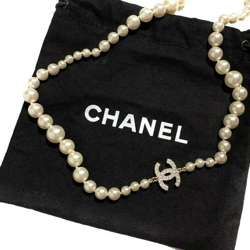 chanel pearl necklace