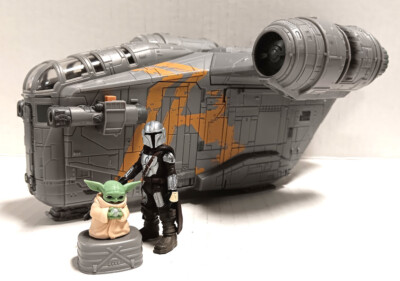 STAR WARS MISSION FLEET RAZOR CREST INCOMPLETE COMES W/ FIGURES PLEASE SEE PICS