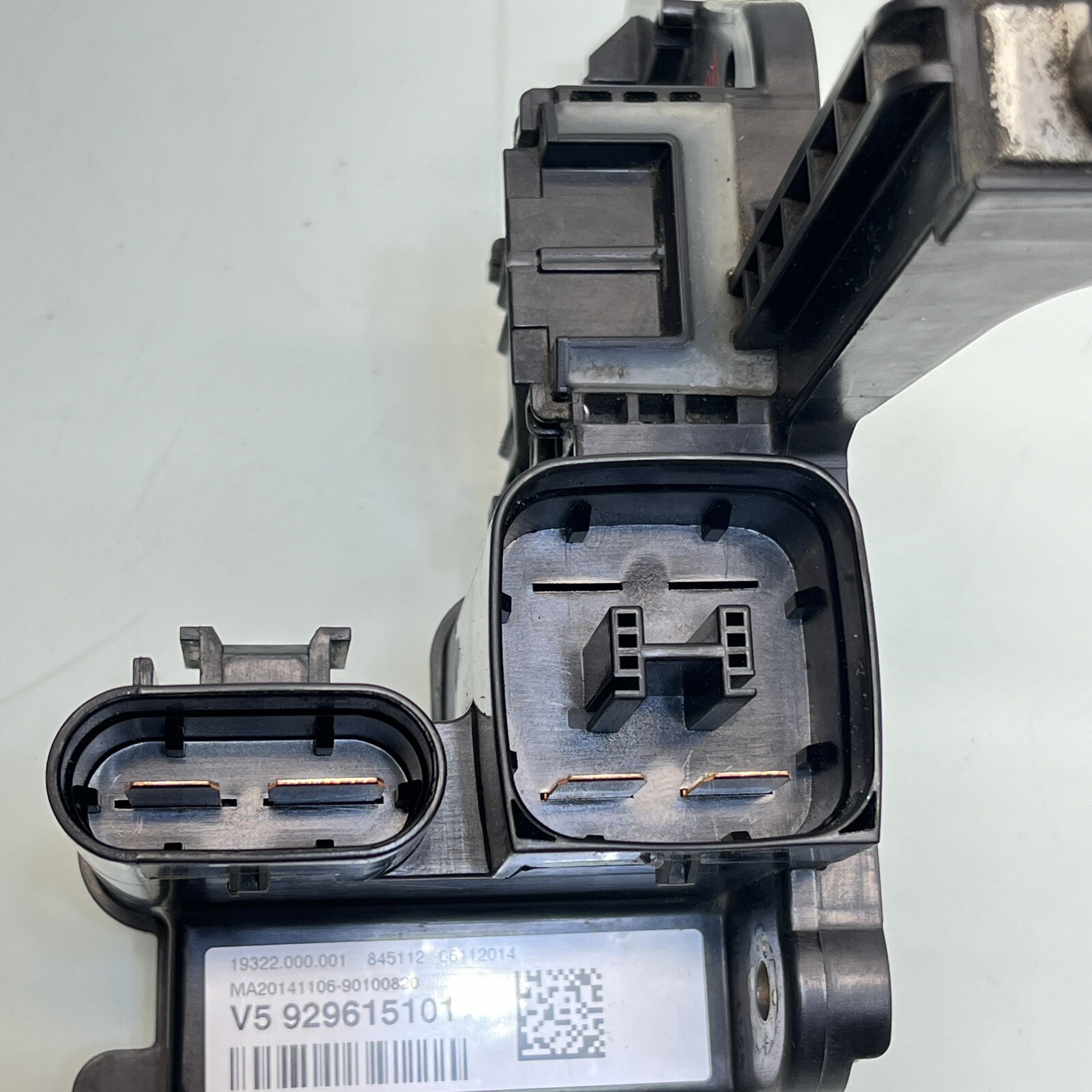 12-16 BMW 328i F30 External Ignition Distributor Control Module  