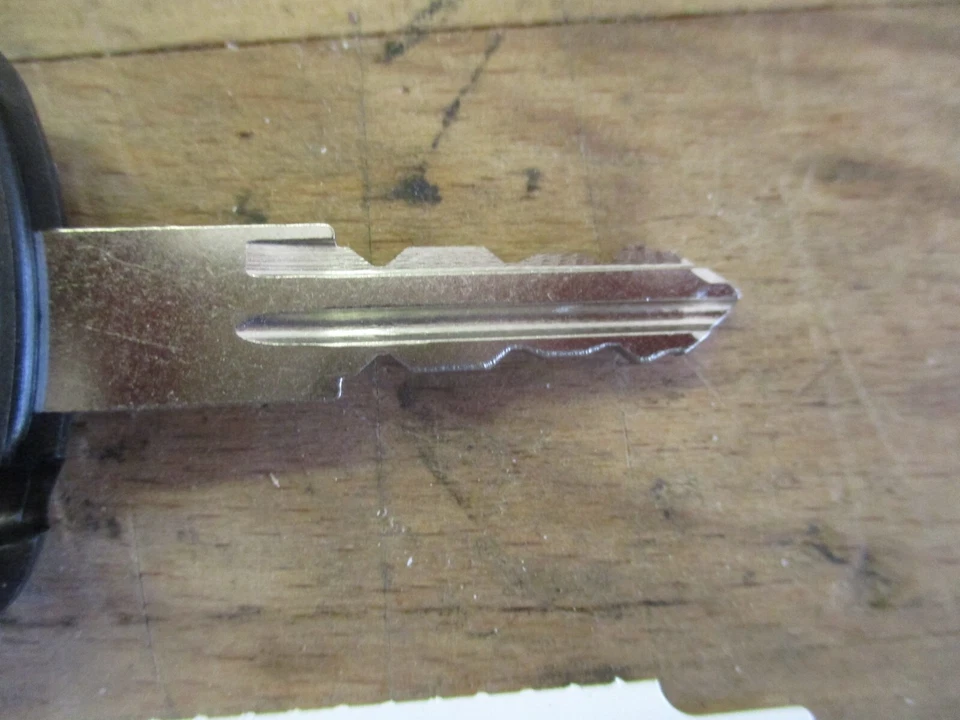 Opel Kadett E Astra F Corsa A B Schlüssel S1881 NEU original 90540710 139438 - Bild 2 von 4