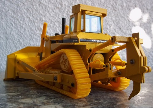 VINTAGE CATERPILLAR D11N CONRAD MADE IN WEST GERMANY 1:50 MODEL BULLDOZER CAT - Picture 4 of 12
