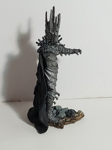The Lord Of The Rings NLP Gollum Smeagol with rock and Sauron Figures 2003 - Picture 7 of 12