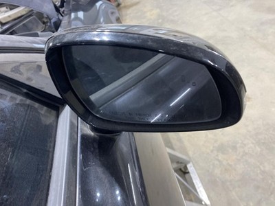 Used Right Door Mirror fits: 2021 Kia Stinger black chrome w/o camera w/blind sp
