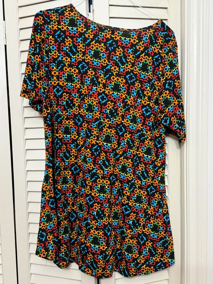 NUEVO CON ETIQUETAS Camiseta Top Lularoe Perfect T Negra Naranjas Azul Columpio XL Foto 3 de 4