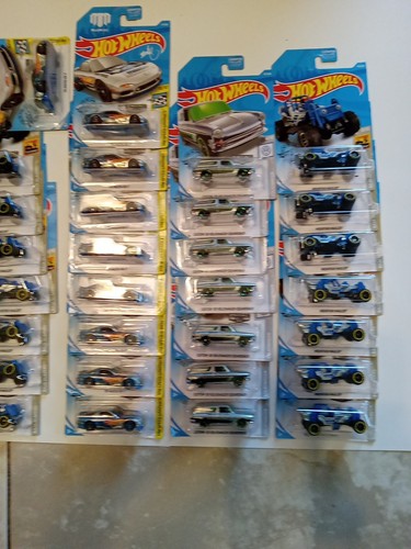 Hot Wheels 36 ZAMAC Walmart 2019 Case VW Square back Mazda RX 7 Mountain Muler? - Picture 3 of 8