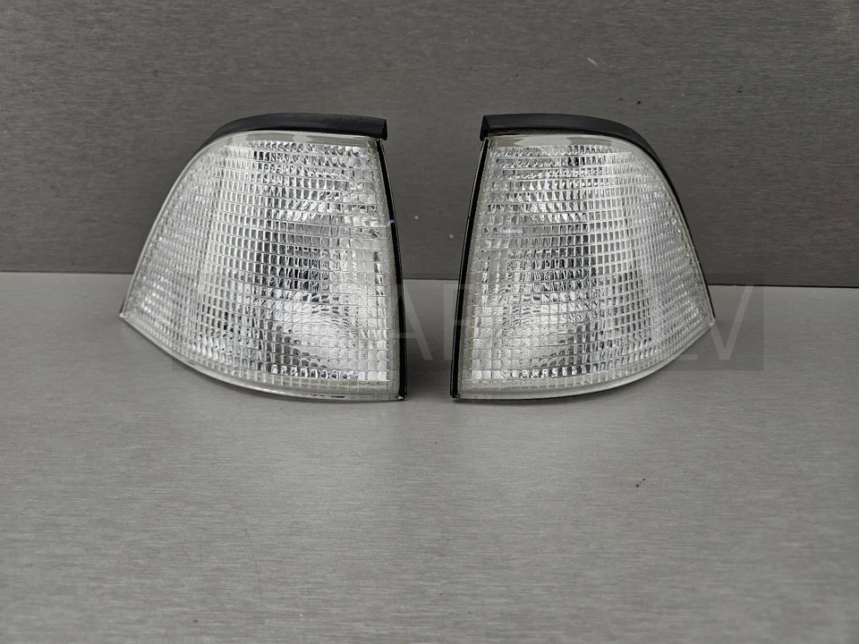 NEW GENUINE TYC BMW E36 COUPE CABRIO TURN INDICATOR FRONT PAIR 9403093 & 9403094 - Image 2 of 4