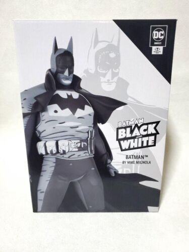 BATMAN - McFarlane Toys DC Direct Black & White By Mike Mignola Gotham Gaslight - Picture 1 of 6