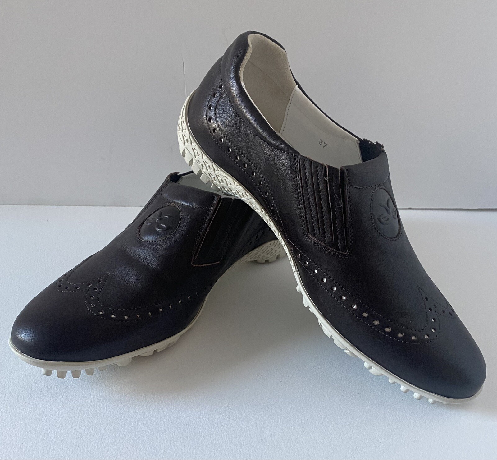 Walter Genuin Ladies Golf Shoes Elastic Sides Slip On Wing Tips Size US