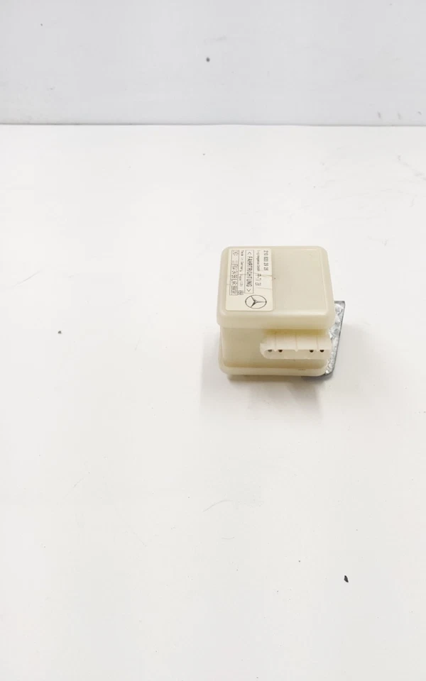 Módulo sensor alarma seguridad antirrobo Mercedes-Benz E430 1999 OEM 2108202926 Foto 2 de 4