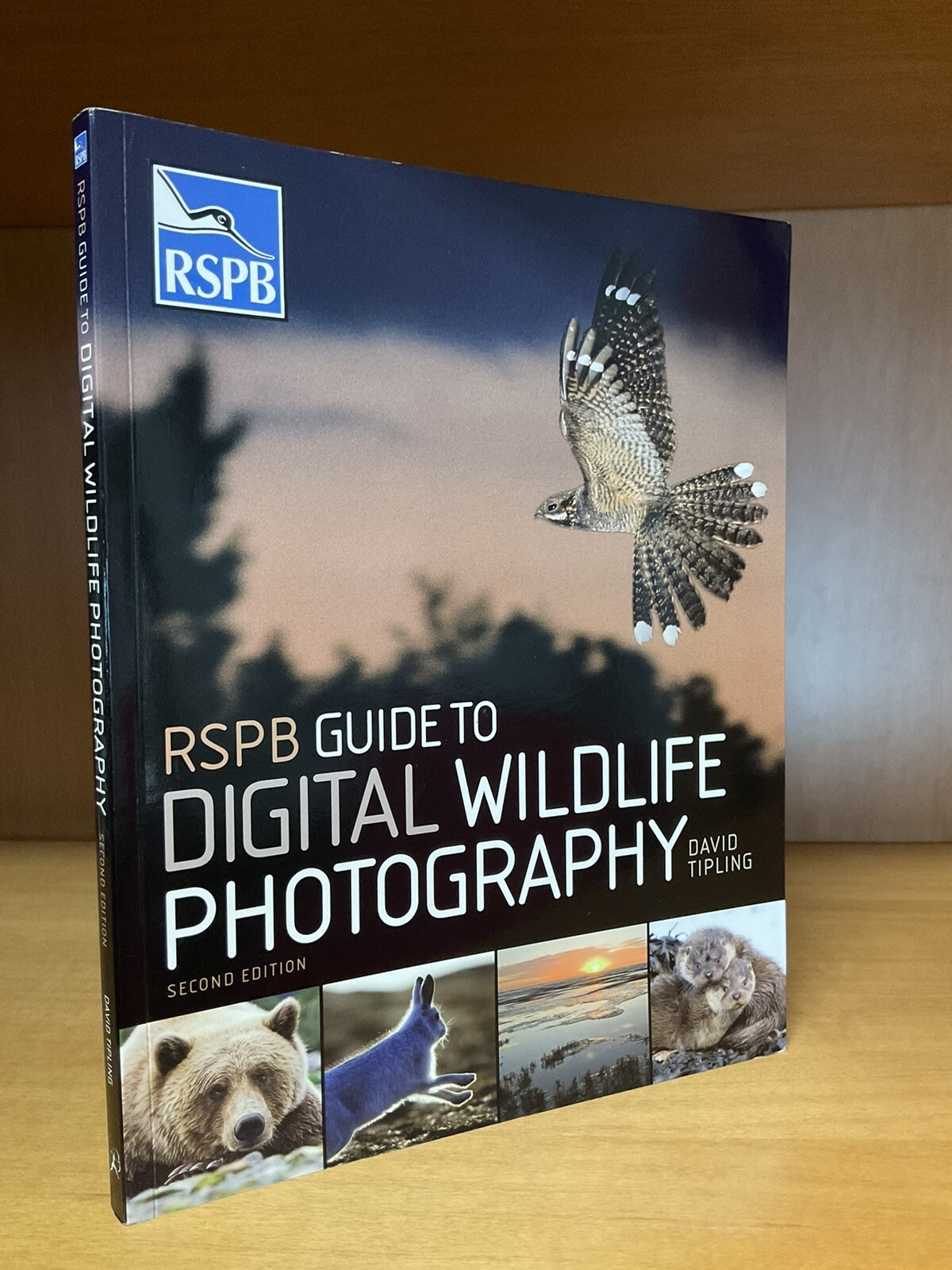RSPB GUIDE TO DIGITAL WILDLIFE PHOTOGRAPHY - David Tipling - second edition