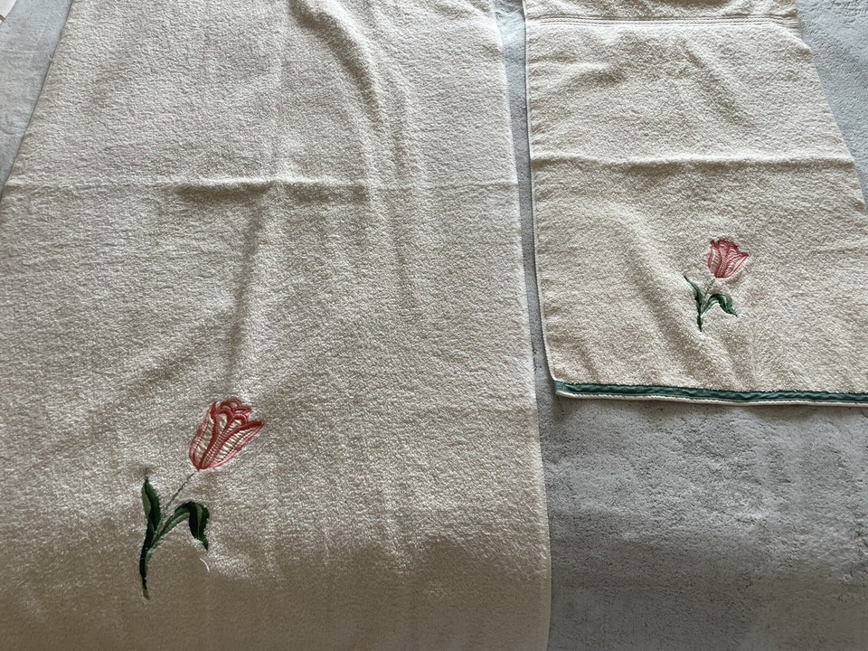 Lot Of 2 Vintage 1Bath Towel & 1Hand Towel JCP Home Collection Made