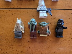 Vintage 2000 Legos Star Wars Mini Figure Collection
