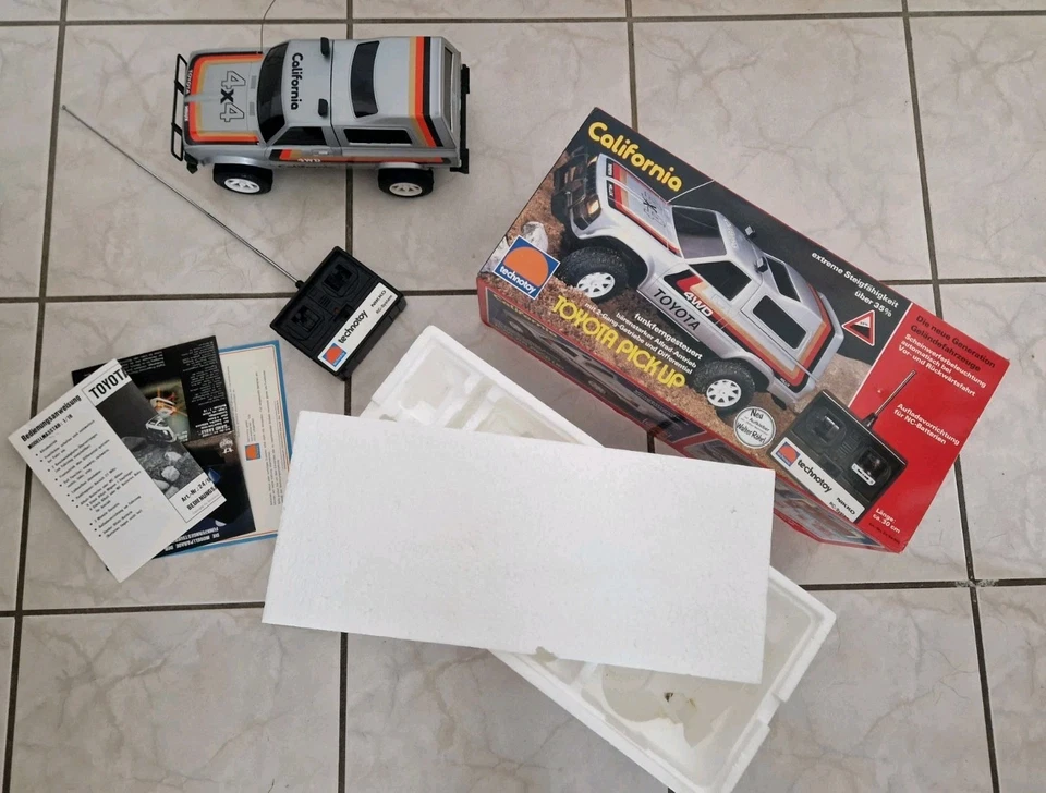 Technotoy Toyota Hilux California 4WD Funkferngesteuertes Auto Rarität Vintage - Bild 2 von 4