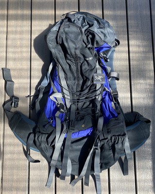 baby yoda in backpack