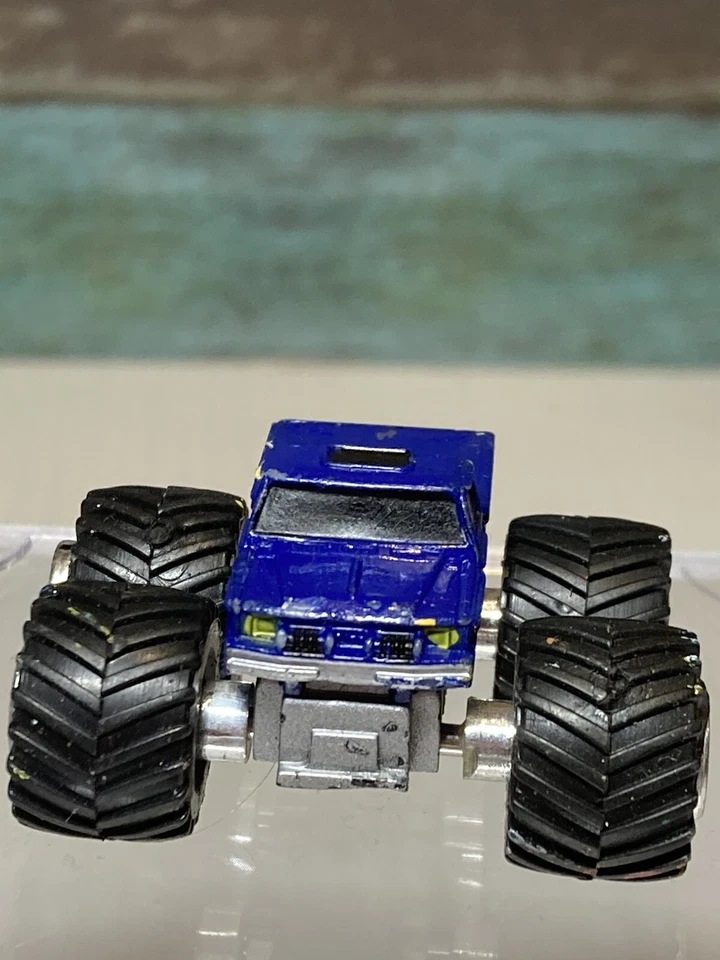 Funrise 1989 Bear Foot micro Car Truck Blue Vtg Toy Monster Truck - Image 2 of 4