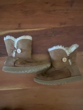 Ugg Kids Bailey Button II Chestnut Suede Boots Sz 3 Big Kids