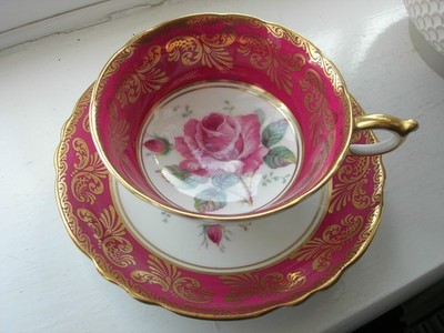 Paragon - Rosa Kohlrose/vergoldet - Schrank Teetasse & Untertasse