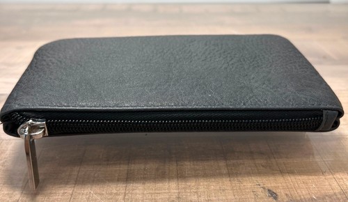Nintendo-Inspired Bi-Fold Wallet With Zipper Compartment & Card Slots - Picture 3 of 4