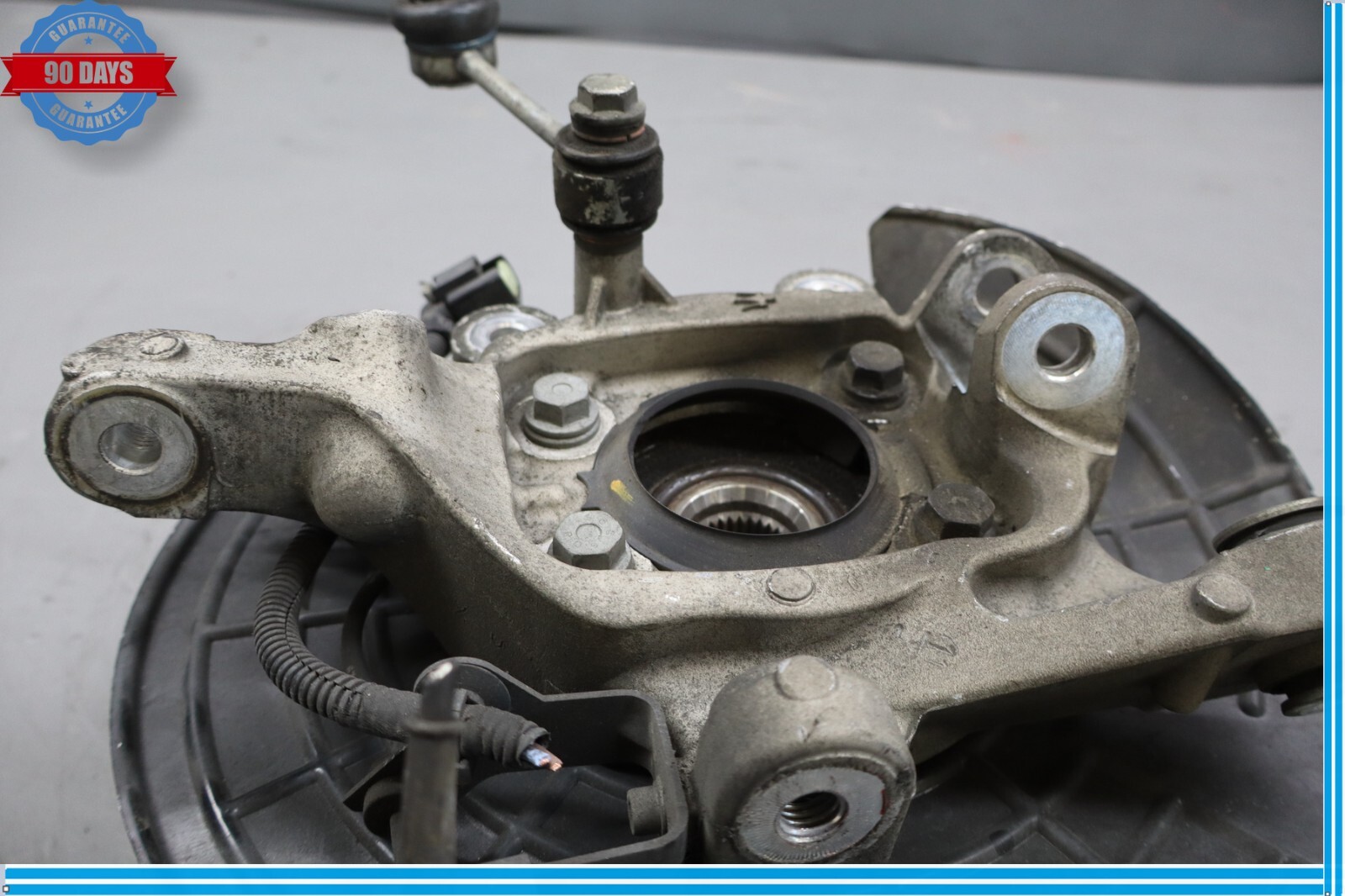 17-22 Maserati Ghibli Rear Right Passenger Spindle Knuckle Hub 670036903 Oem