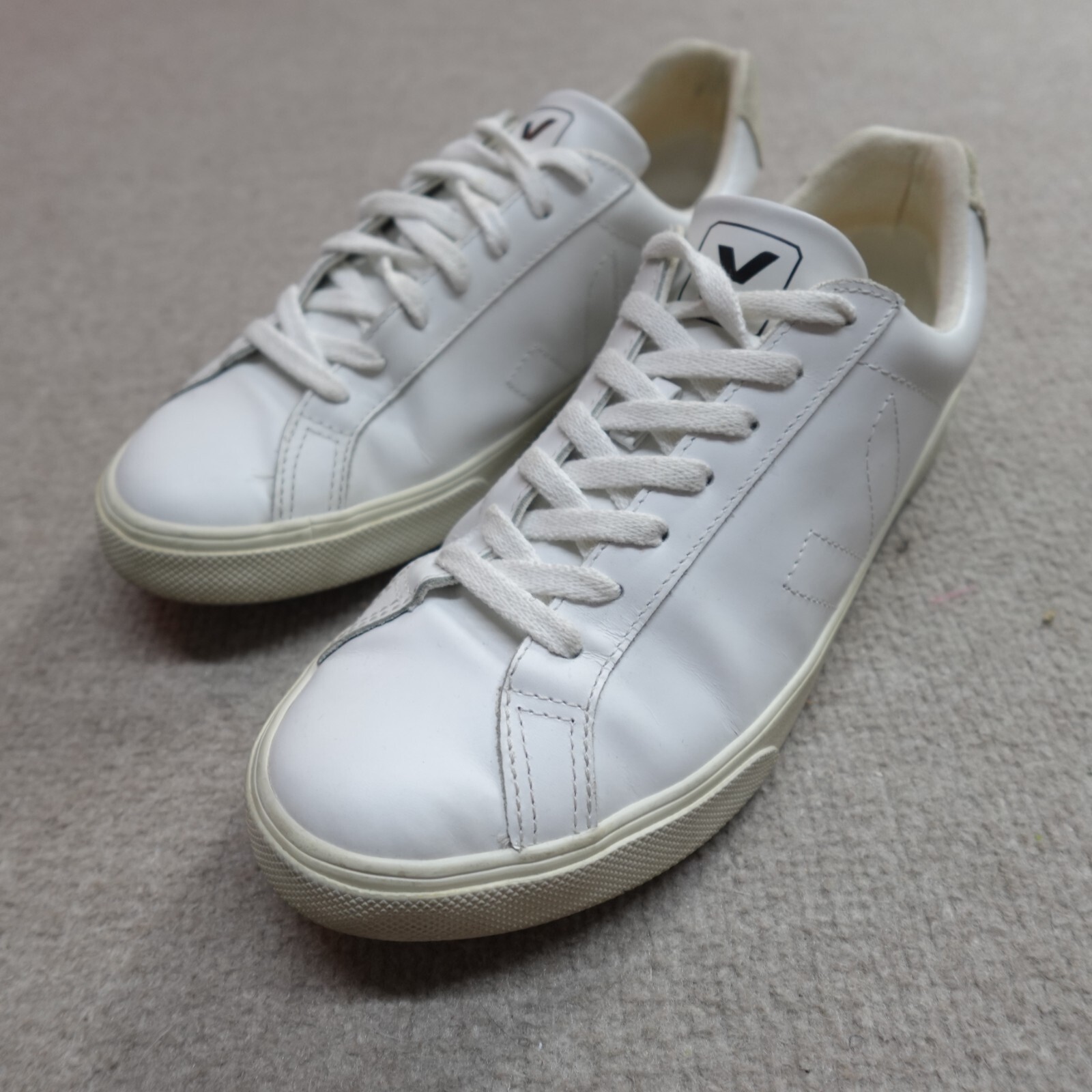 Veja Women's White Leather Sneakers Size 9 Eco-Friendly
