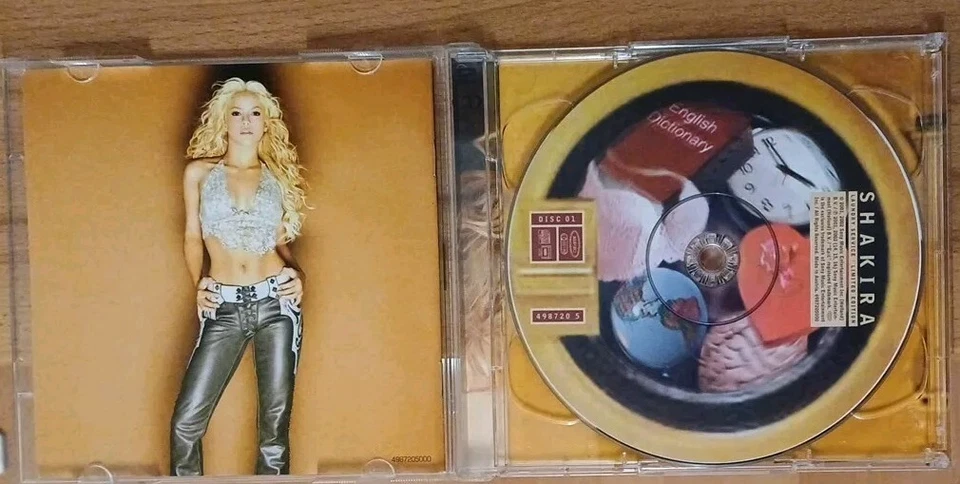 Shakira - Laundry Service (CD) Mit DVD und Booklet. 3 Bonustracks  - Bild 4 von 4