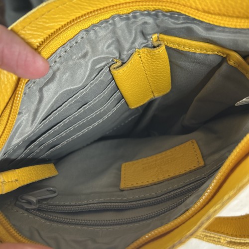 Borsa a tracolla Lederbuck in pelle gialla morbida tracolla regolabile tasche usata in ottime condizioni - Foto 9 di 10