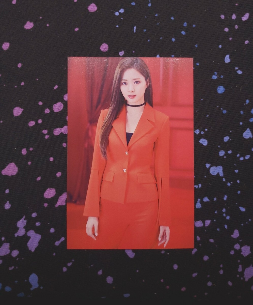 TWICE - TWICELIGHTS World Tour - Official Trading Card - Tzuyu