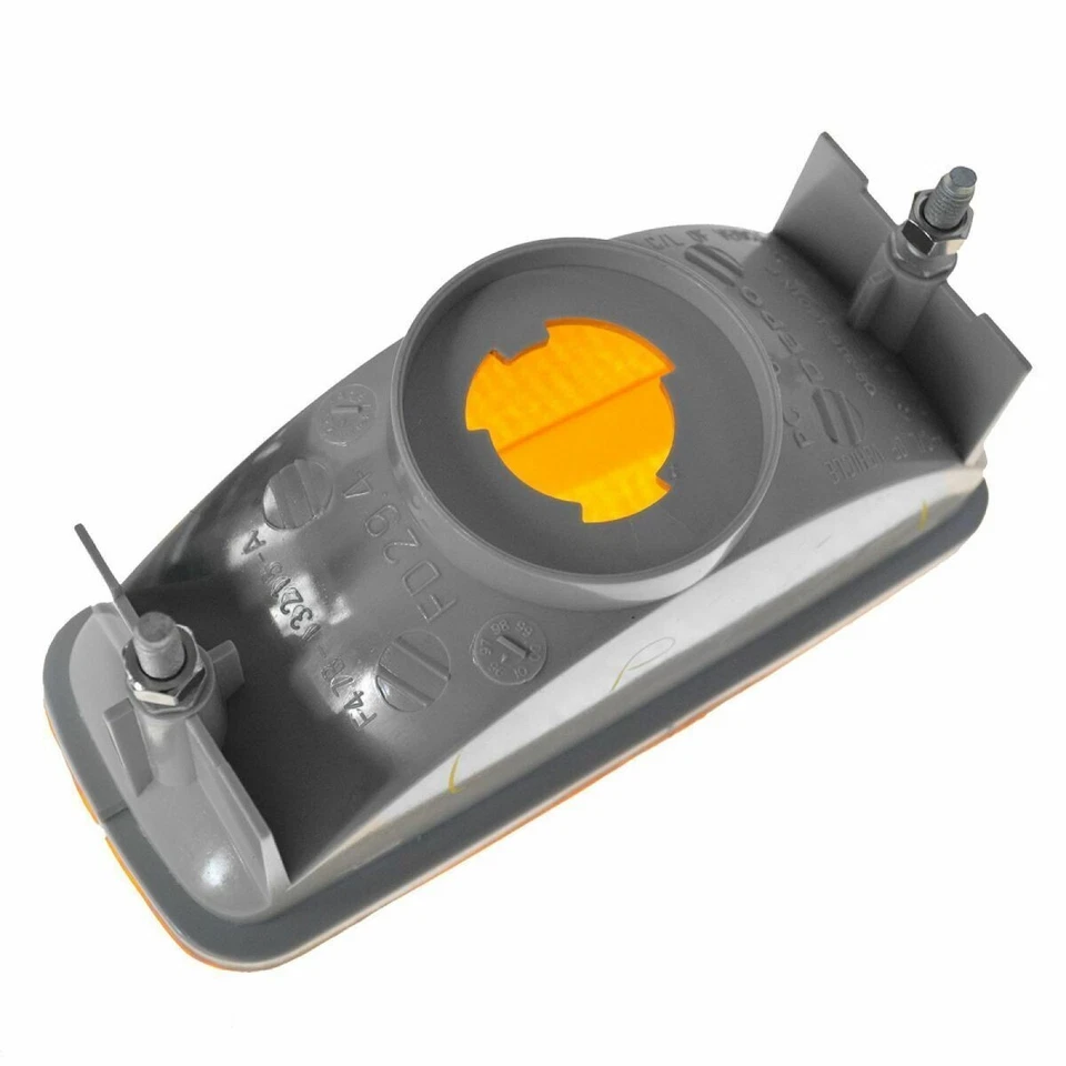 Turn Signal Light Driver or Passenger Side For 1994-1997 Mazda B2300 B3000 B4000 Foto 3 de 4