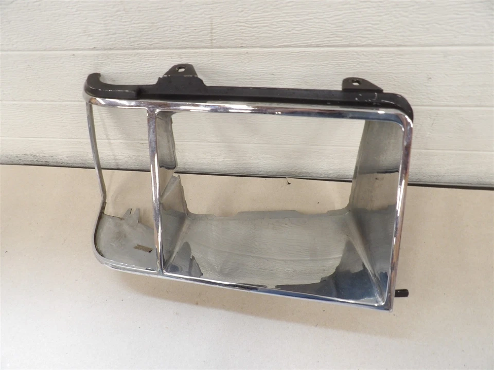 FARO DERECHO PASAJERO FORD ESCORT MERCURY LYNX 1981-1985 BISEL CROMADO OEM Foto 3 de 4