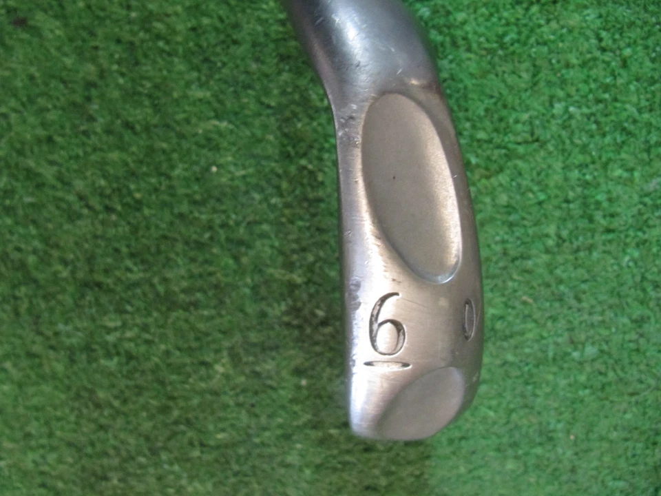 TOMMY ARMOUR Ti-100 TITANIUM 6 IRON, ARMOUR Ti-100 REGULAR FLEX GRAPHITE SHAFT - Image 2 of 4