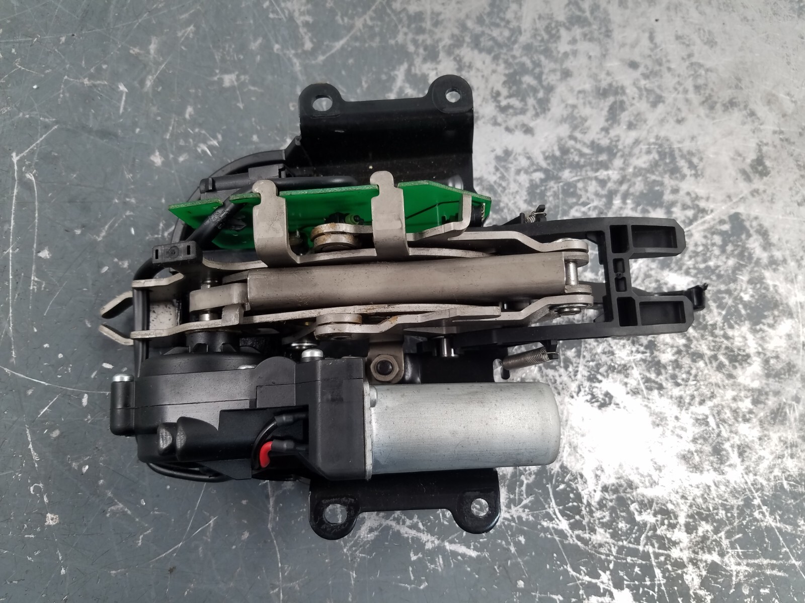 Porsche 911 997 Convertible Top Latch Front Motor 99756111700 for  