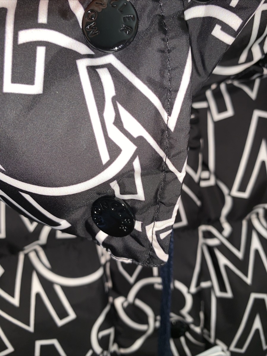 Moncler Daos Logo Print Water Resistant Hooded Down Puffer Moncler Daos Logo Print Water Resistant Hooded Down Puffer