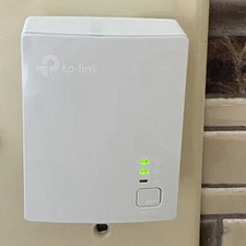 TP-Link AV600 Internet Ethernet Powerline Adapter - White And Gray - Powers On