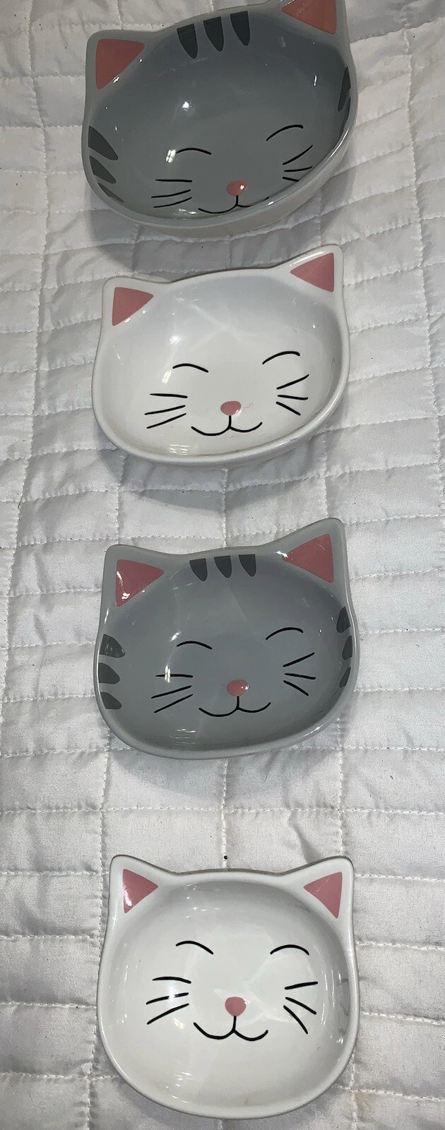 Cat Face Measuring Cups 4 NWOT Set Ceramic Gray /Cream White